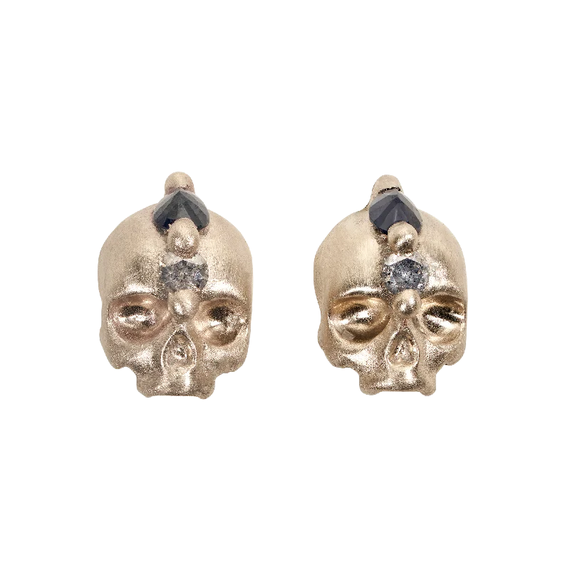 Black Island Of Idols Skull Stud Earrings in White - 11648