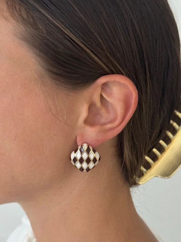 CHECKERED STUD EARRINGS