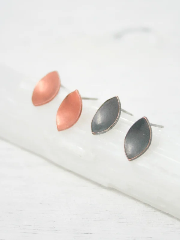 Petal stud earrings- Small [ready to ship]