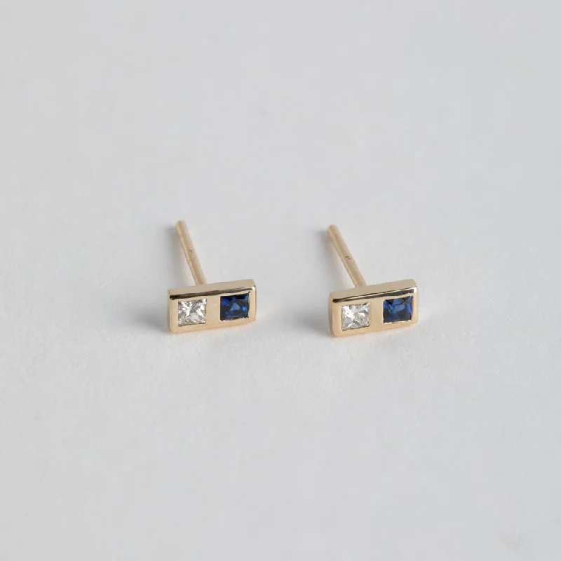 Natu Small Stud Earrings