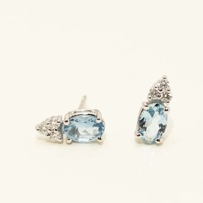 Oval Aquamarine Stud Earrings in 14K White Gold with Diamonds (1/10ct tw )