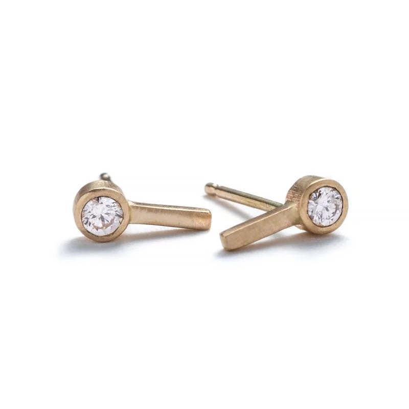 Navvitas stud earrings