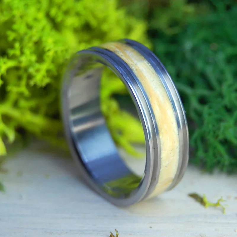 Clearest Box Elder | Men's Box Elder Wood & Titanium Wedding Ring