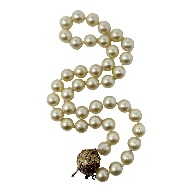 16" Pearl Necklace with Gold Clasp