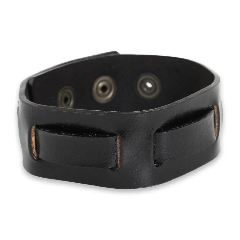 Handmade Men's Leather 'Journey in Black' Bracelet (Thailand)