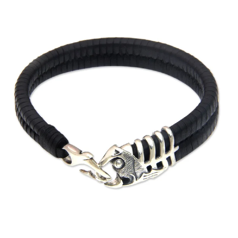 Handmade Men's Leather Sterling Silver 'Gone Fishing' Bracelet (Indonesia)