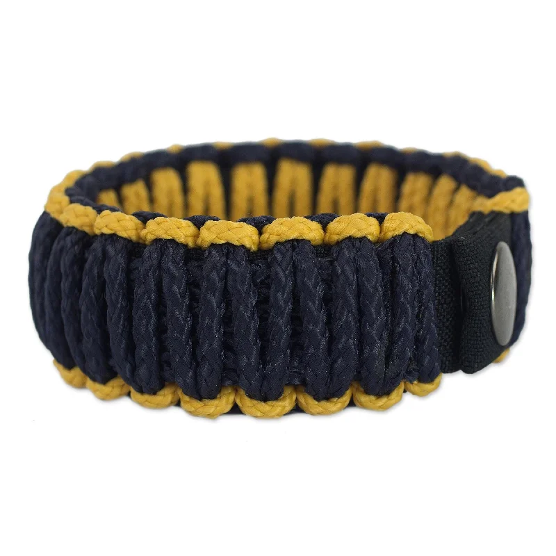 Handmade Polyester Men's 'Amina in Gold and Navy' Wristband Bracelet (Ghana)