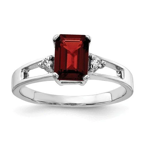 14KT WHITE GOLD 1.25 CT GARNET & .04 CTW DIAMOND RING