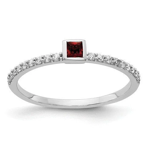 14KT WHITE GOLD .12 CT GARNET & .14 CTW DIAMOND RING