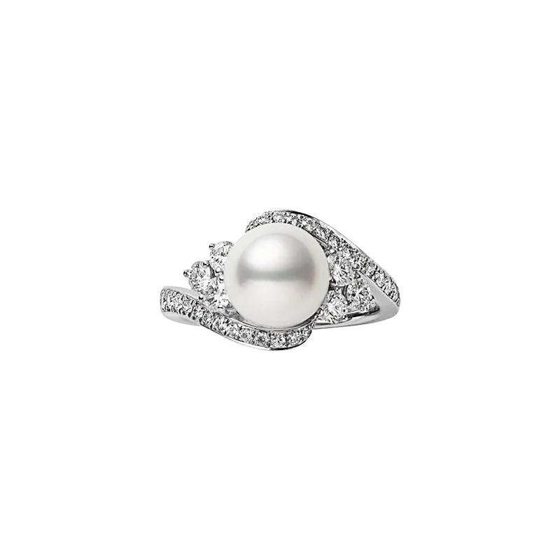 Akoya Cultured Pearl & Diamond Ring