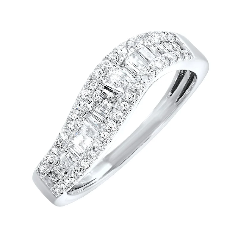 14KT WHITE GOLD DIAMOND (1/2CTW) RING